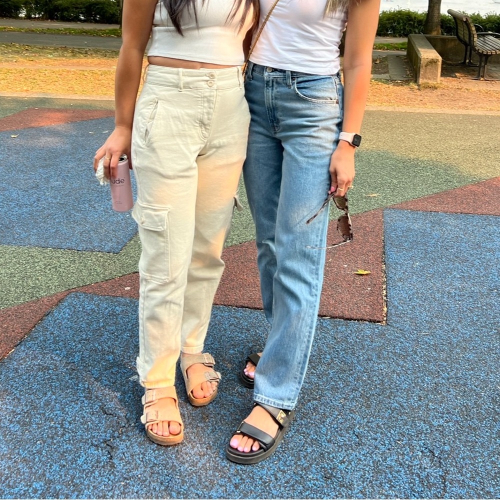 Aritzia Wilfred Free Beige Cargo Pants